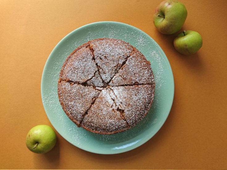 vegan apple cake sharlotka