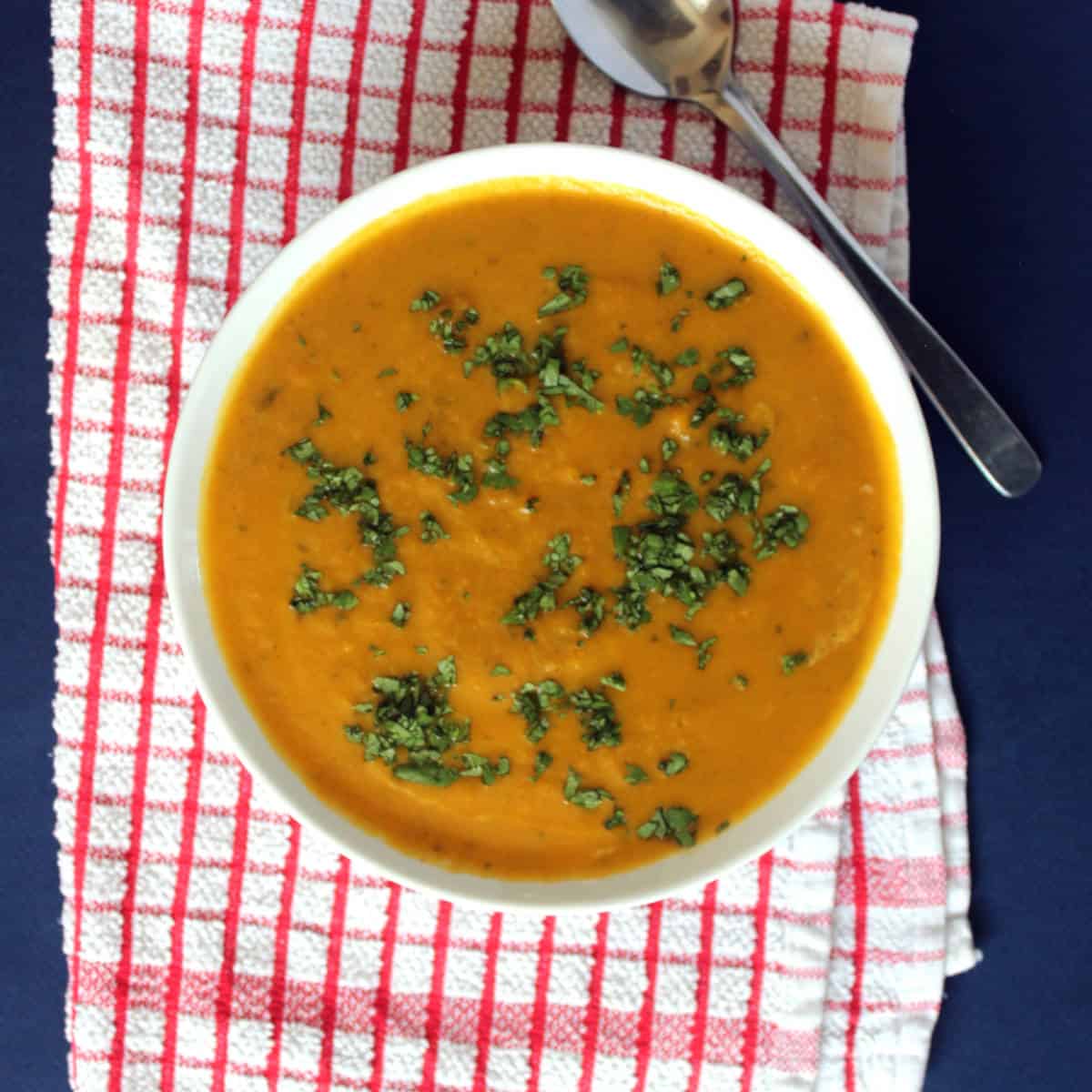 Carrot and Coriander soup Recipe — Vegan Recipe Bowl