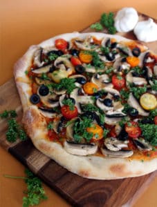 mushroom & garlic vegan pizza marinara