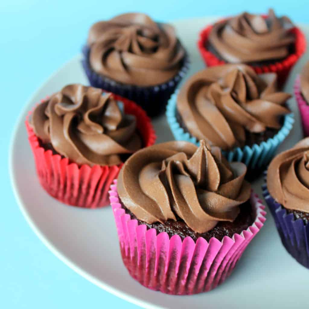 Easy Vegan Chocolate Cupcakes — Vegan Recipe Bowl