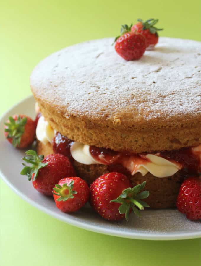 vegan-victoria-sponge-cake-egg-free-dairy-free-vegan-recipe-bowl